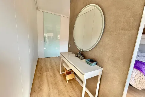 Купить квартиру в Барселона, Испания с 4 комнаты, № 1624 - фото 18