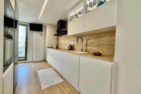 Купить квартиру в Барселона, Испания с 4 комнаты, № 1624 - фото 8