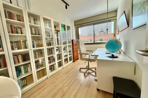 Купить квартиру в Барселона, Испания с 4 комнаты, № 1624 - фото 13