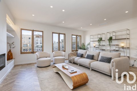 Купить квартиру в Барселона, Испания с 3 спальни, 162м², № 7554 - фото 2