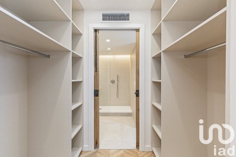 Купить квартиру в Барселона, Испания с 3 спальни, 162м², № 7554 - фото 27