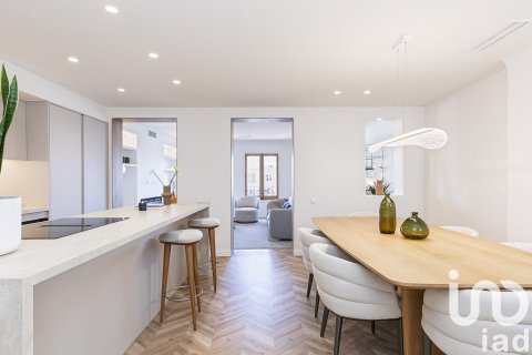 Купить квартиру в Барселона, Испания с 3 спальни, 162м², № 7554 - фото 7