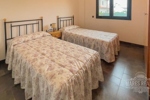 Купить виллу в Л'Эскала, Испания с 5 спален, 330м², № 961 - фото 9