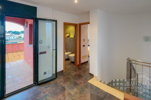 Купить виллу в Л'Эскала, Испания с 5 спален, 330м², № 961 - фото 18