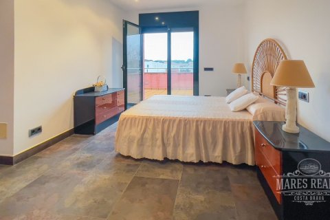 Купить виллу в Л'Эскала, Испания с 5 спален, 330м², № 961 - фото 19