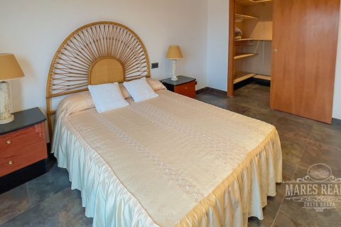 Купить виллу в Л'Эскала, Испания с 5 спален, 330м², № 961 - фото 20