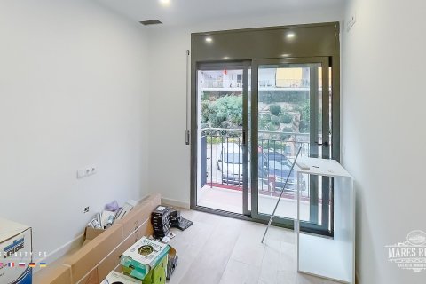 Купить коммерческую недвижимость в Льорет-де-Мар, Испания с 15 комнат, 788м², № 956 - фото 17