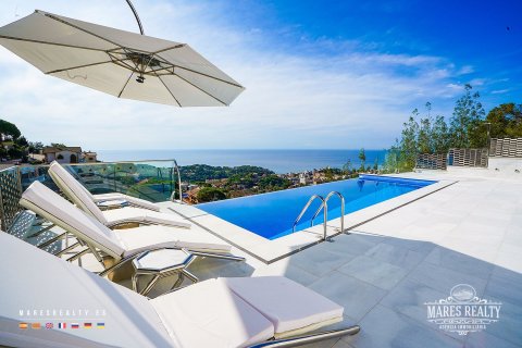 Вилла с 3 спальнями в Льорет-де-Мар, Герона, Каталония, Испания № 958