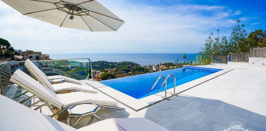 Вилла с 3 спальнями в Льорет-де-Мар, Герона, Каталония, Испания № 958