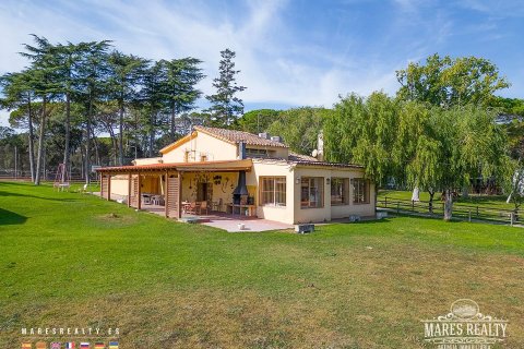 Купить виллу в Кальдес-де-Малавелья, Испания с 6 спален, 3000м², № 960 - фото 2