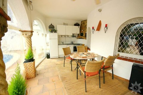 Купить виллу в Розы, Испания с 3 спальни, 150м², № 850 - фото 3