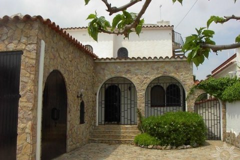 Купить виллу в Розы, Испания с 2 спальни, 121м², № 848 - фото 5