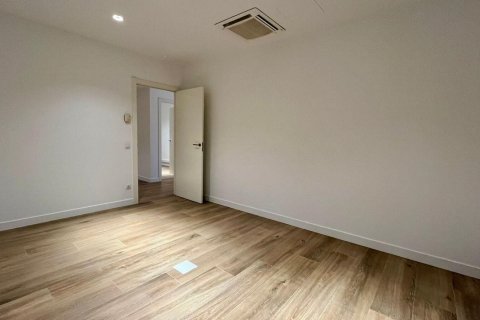 Снять в аренду офис в Андорра, Испания 115м², № 7691 - фото 2