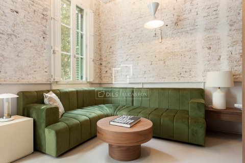 Apartamento de 2 dormitorios en venta en Barcelona, Cataluña, Spain № 4060 - foto 4