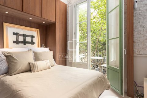 Apartamento de 2 dormitorios en venta en Barcelona, Cataluña, Spain № 4060 - foto 17