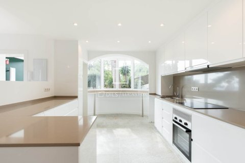 Купить виллу в Кастельдефельс, Испания с 4 спальни, 133м², № 6264 - фото 2