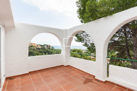 Купить виллу в Кастельдефельс, Испания с 4 спальни, 133м², № 6264 - фото 27