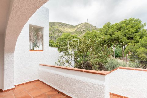 Купить виллу в Кастельдефельс, Испания с 4 спальни, 133м², № 6264 - фото 8