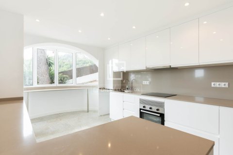 Купить виллу в Кастельдефельс, Испания с 4 спальни, 133м², № 6264 - фото 3