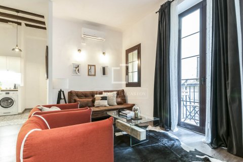 Купить виллу в Барселона, Испания с 2 спальни, 77м², № 6262 - фото 6