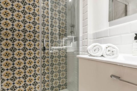 Купить виллу в Барселона, Испания с 2 спальни, 77м², № 6262 - фото 13