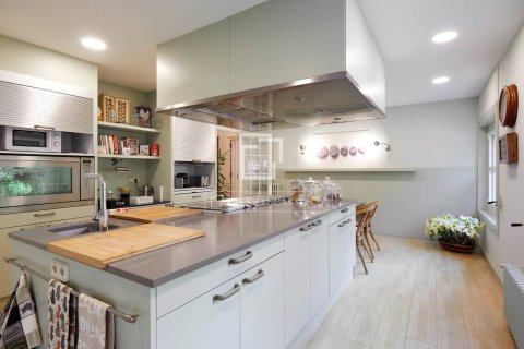 6 bedrooms apartment for sale in Barcelona, Catalonia, Spain № 6265 - photo 11