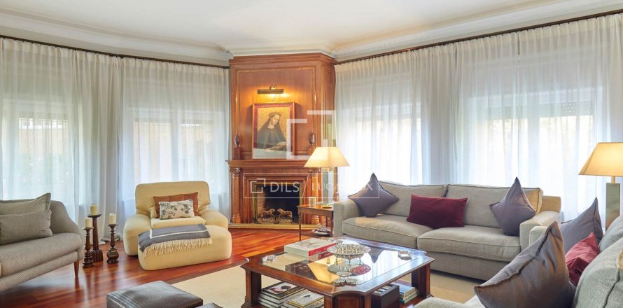 6 bedrooms apartment for sale in Barcelona, Catalonia, Spain № 6265