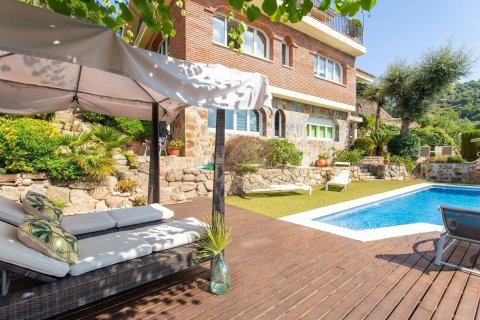 Купить дом в Алелья, Испания с 5 комнат, № 1343 - фото 2