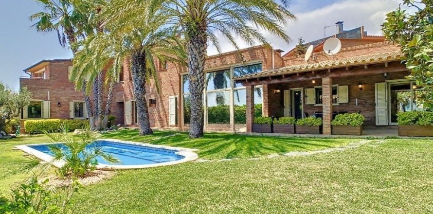 5 chambres house à vendre à Sant Pol de Mar, Barcelona, Catalonia, Spain № 1340