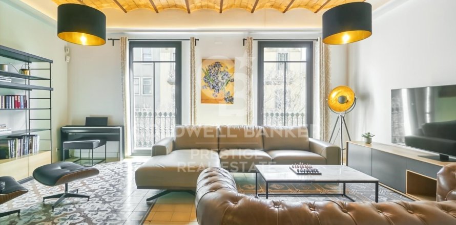 3 bedrooms apartment for sale in Barcelona, Catalonia, Spain № 5795