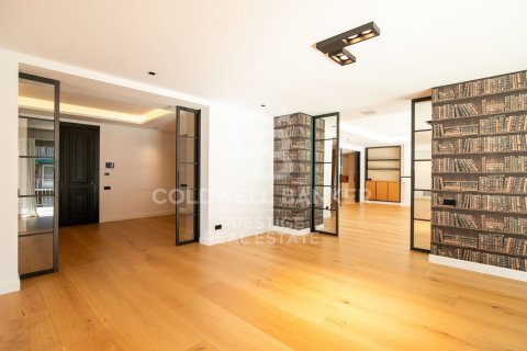 5 bedrooms apartment for sale in Barcelona, Catalonia, Spain № 5796 - photo 2