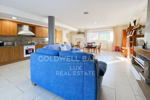 4 bedrooms house for sale in Vilamalla, Girona, Catalonia, Spain № 5792 - photo 2