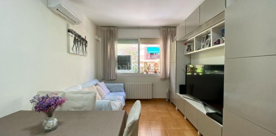 Квартира с 4 спальнями в Сант-Андреу, Барселона, Каталония, Испания № 3172