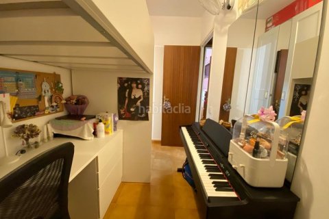 Купить квартиру в Сант-Андреу, Барселона, Испания с 4 спальни, 82м², № 3172 - фото 20