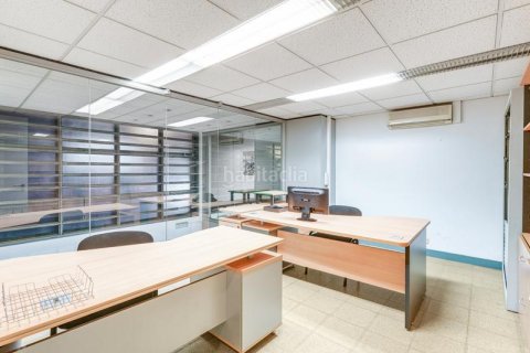 Купить офис в Сант-Андреу, Барселона, Испания студия, 253м², № 3174 - фото 23