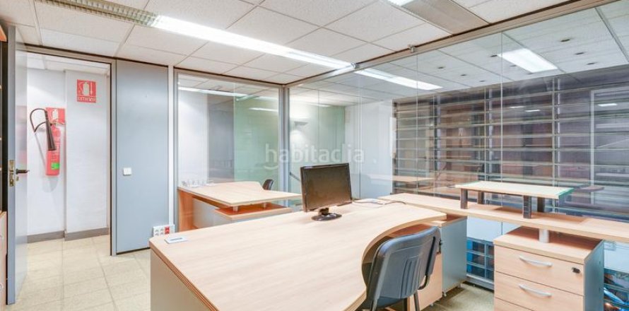 Офис студия в Сант-Андреу, Барселона, Каталония, Испания № 3174