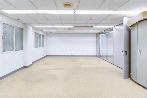 Купить офис в Сант-Андреу, Барселона, Испания студия, 253м², № 3174 - фото 16