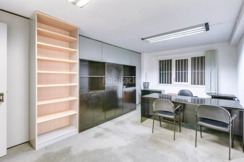 Купить офис в Сант-Андреу, Барселона, Испания студия, 253м², № 3174 - фото 12