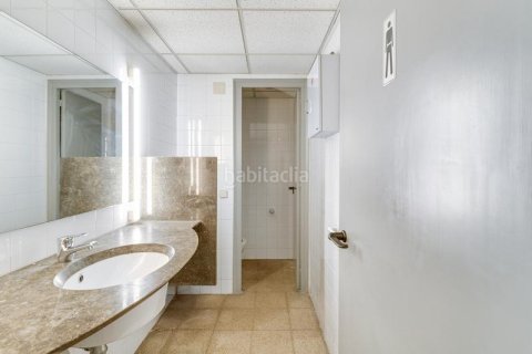 Купить офис в Сант-Андреу, Барселона, Испания студия, 253м², № 3174 - фото 3