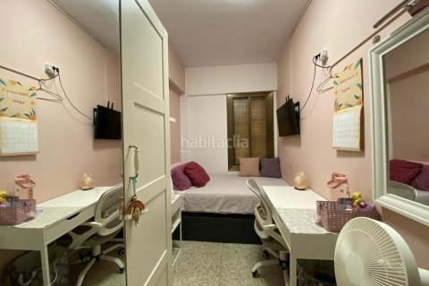 Купить квартиру в Сант-Андреу, Барселона, Испания с 4 спальни, 82м², № 3173 - фото 30