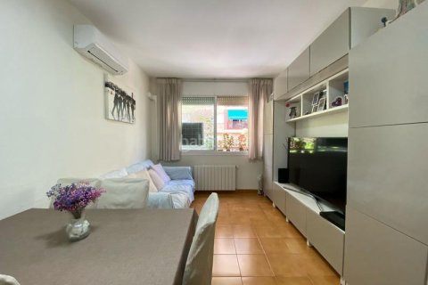 Купить квартиру в Сант-Андреу, Барселона, Испания с 4 спальни, 82м², № 3173 - фото 3