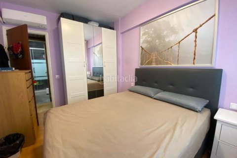 Купить квартиру в Сант-Андреу, Барселона, Испания с 4 спальни, 82м², № 3173 - фото 16