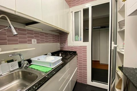 Купить квартиру в Сант-Андреу, Барселона, Испания с 4 спальни, 82м², № 3173 - фото 9