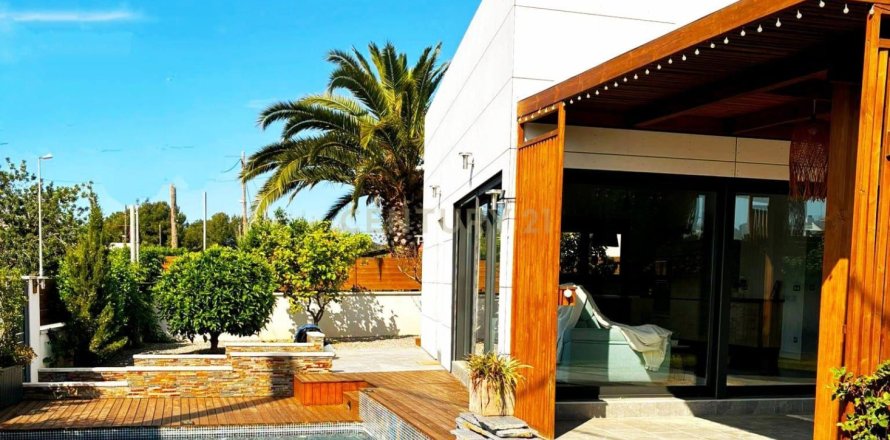 5 bedrooms house for sale in Cubelles, Barcelona, Catalonia, Spain № 7098
