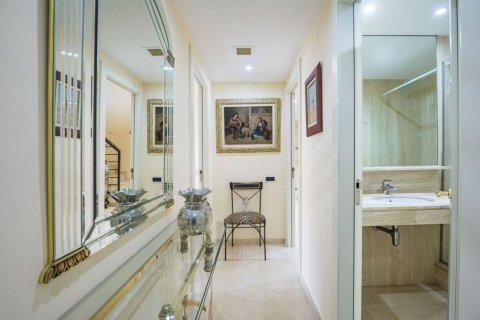 Apartamento de 4 dormitorios en venta en Sitges, Barcelona, Cataluña, Spain № 7102 - foto 22