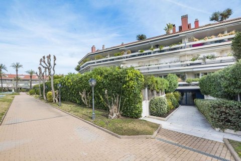 Apartamento de 4 dormitorios en venta en Sitges, Barcelona, Cataluña, Spain № 7102 - foto 9
