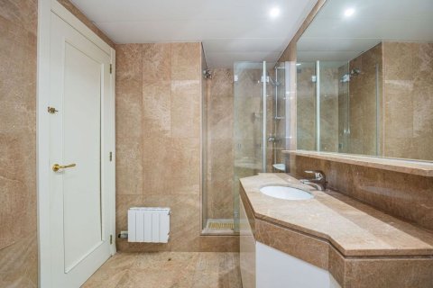Apartamento de 4 dormitorios en venta en Sitges, Barcelona, Cataluña, Spain № 7102 - foto 21