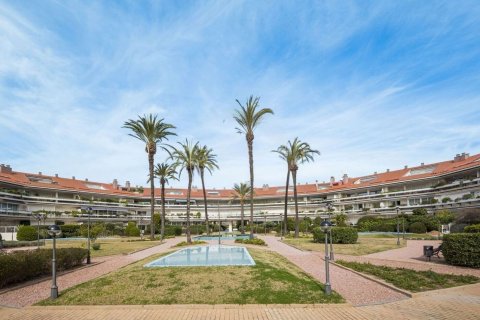 Apartamento de 4 dormitorios en venta en Sitges, Barcelona, Cataluña, Spain № 7102 - foto 10