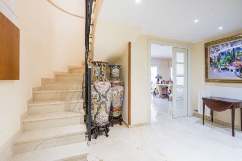 Apartamento de 4 dormitorios en venta en Sitges, Barcelona, Cataluña, Spain № 7102 - foto 13