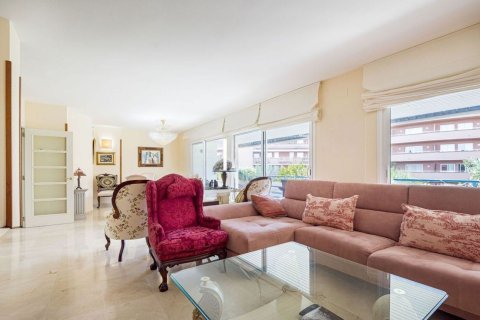 Apartamento de 4 dormitorios en venta en Sitges, Barcelona, Cataluña, Spain № 7102 - foto 3